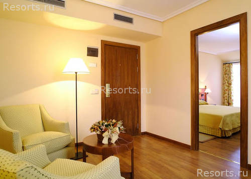 Tryp Comendador 4